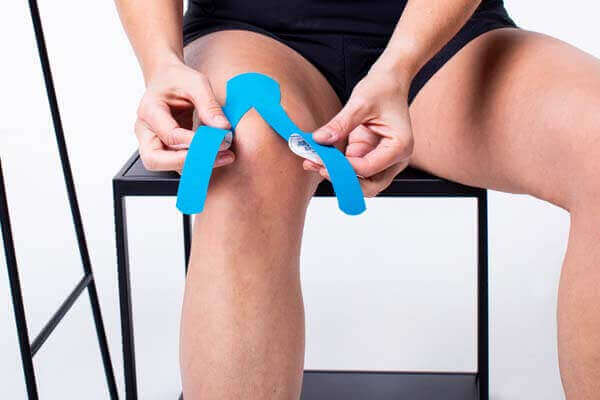How to tape pain below kneecap 2-Australia