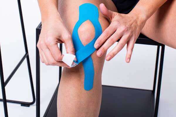 How to tape pain below kneecap 4-Australia