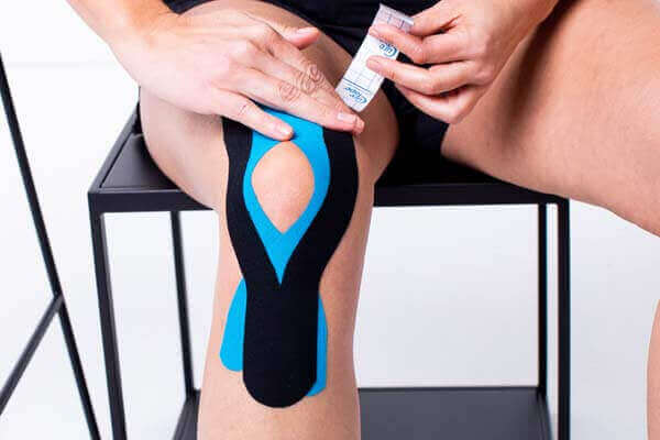 How to tape pain below kneecap 7-Australia